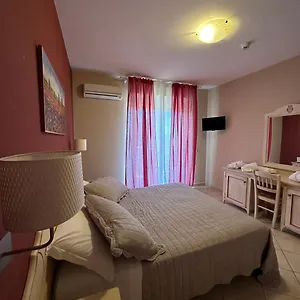 2* Apartmanhotel Le Residenze Di Santa Costanza - Le Dimore